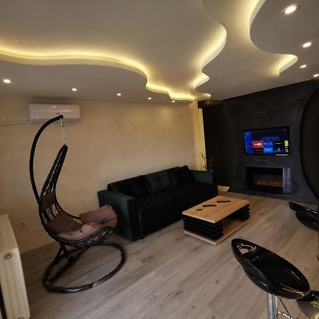 Brend New Luxurious Apartment In Downtown With Free Parking Nowy Sad Zewnętrze zdjęcie