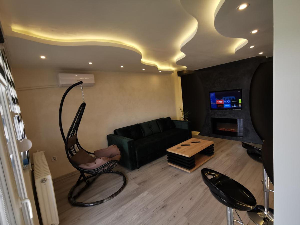 Brend New Luxurious Apartment In Downtown With Free Parking Nowy Sad Zewnętrze zdjęcie