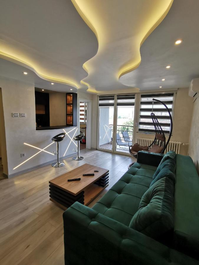 Brend New Luxurious Apartment In Downtown With Free Parking Nowy Sad Zewnętrze zdjęcie