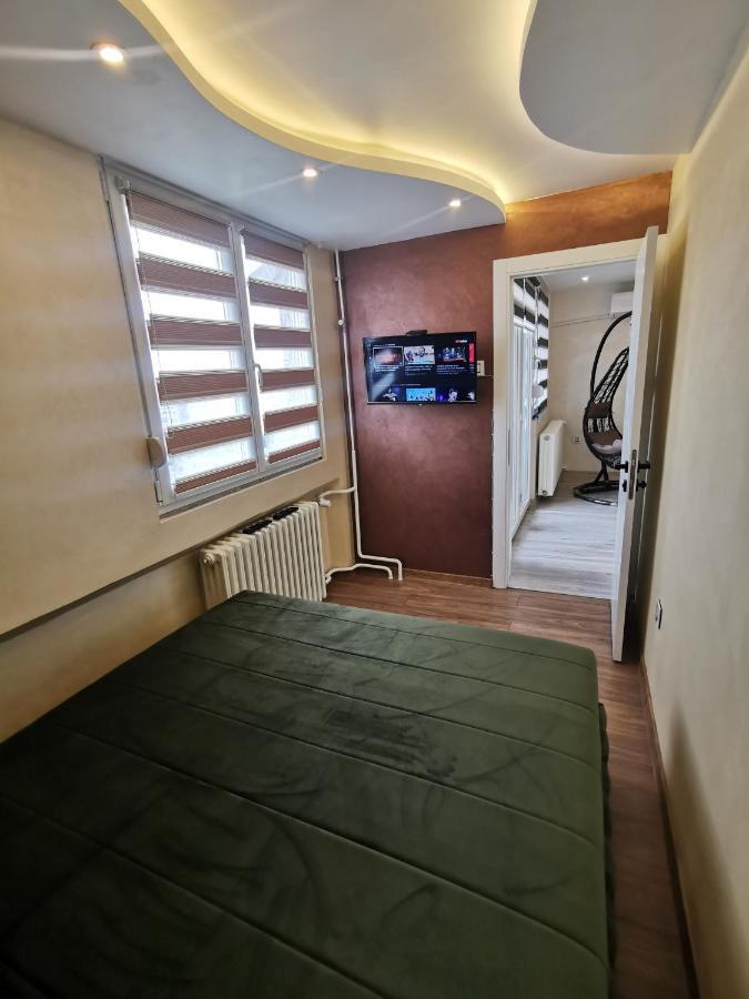 Brend New Luxurious Apartment In Downtown With Free Parking Nowy Sad Zewnętrze zdjęcie