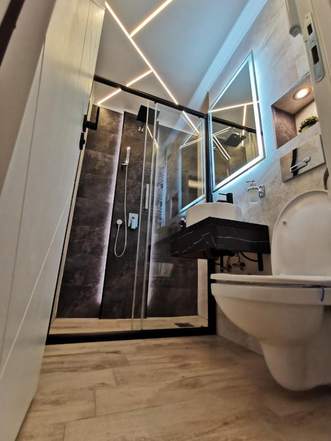Brend New Luxurious Apartment In Downtown With Free Parking Nowy Sad Zewnętrze zdjęcie