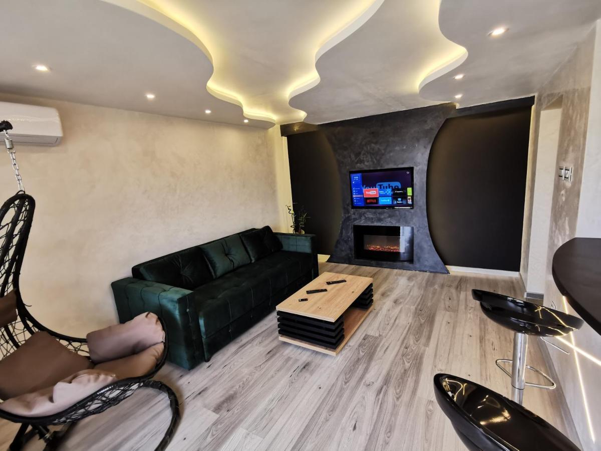 Brend New Luxurious Apartment In Downtown With Free Parking Nowy Sad Zewnętrze zdjęcie