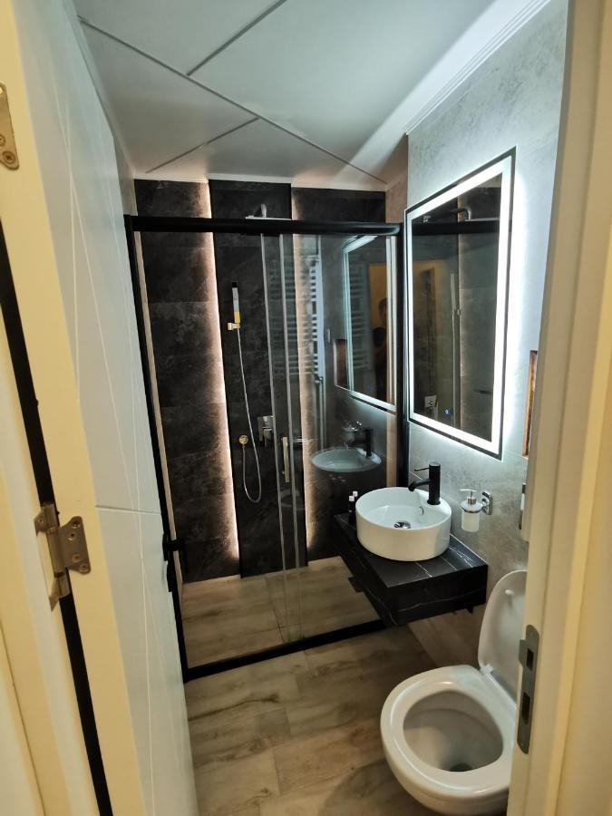 Brend New Luxurious Apartment In Downtown With Free Parking Nowy Sad Zewnętrze zdjęcie